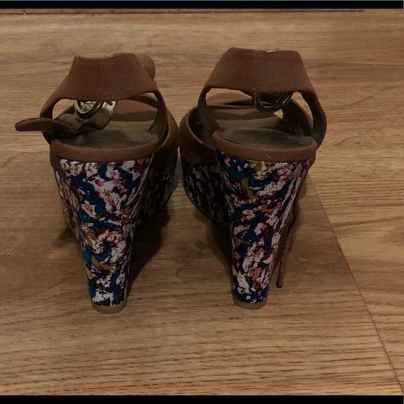 Jeffrey Tyler Wedges - Picture 2 of 2
